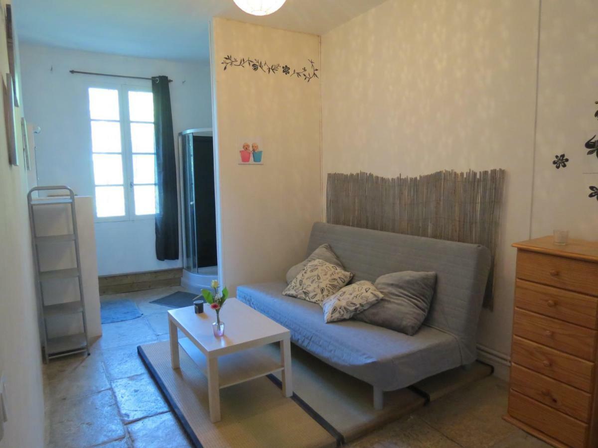 B&B Mas Les Lecques Beaucaire  Exterior photo